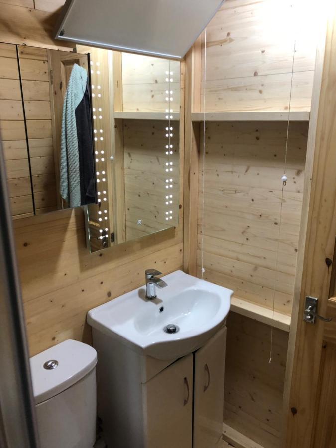 Cosy Garden Log Cabin Salisbury Extérieur photo