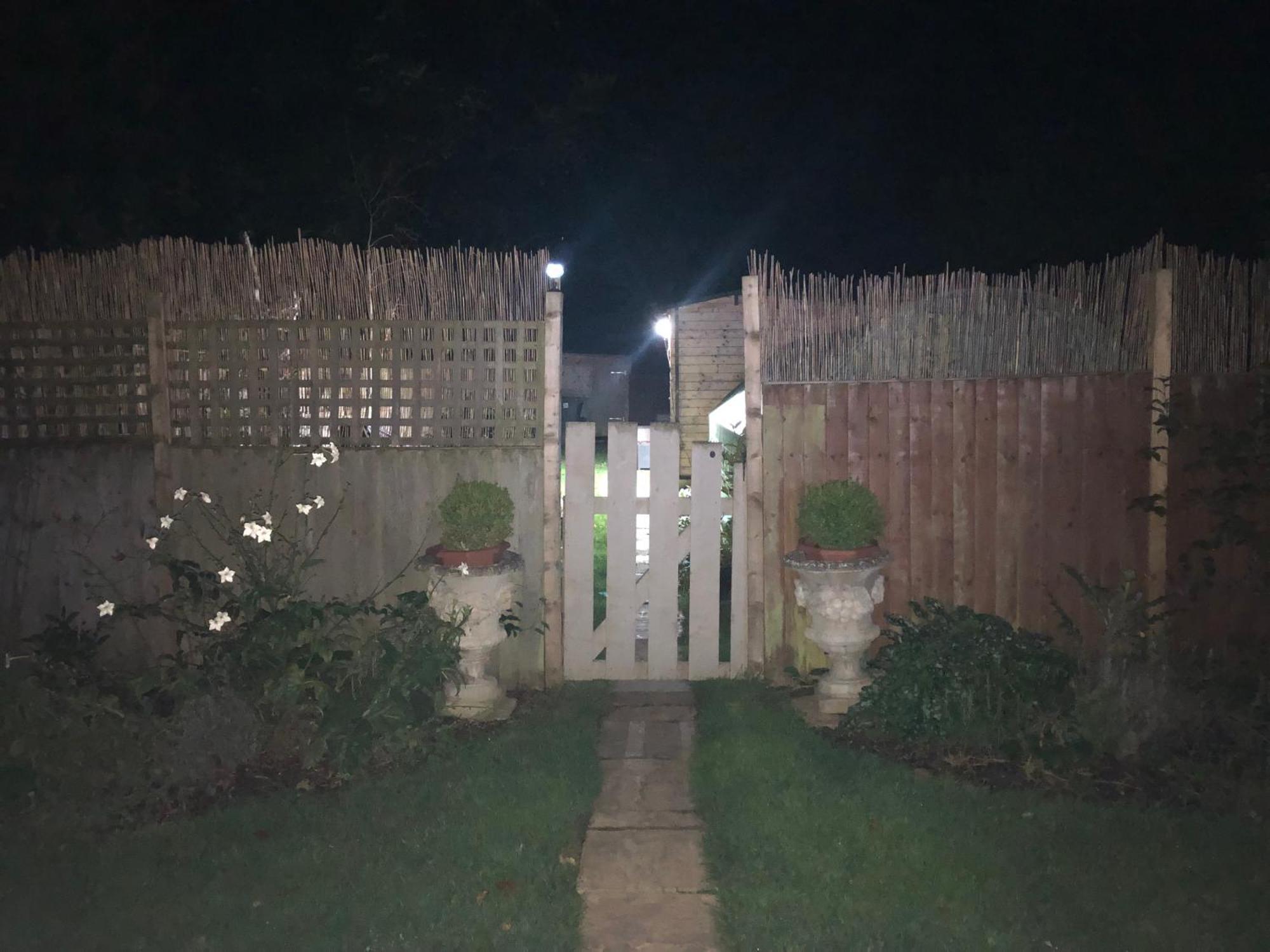 Cosy Garden Log Cabin Salisbury Extérieur photo