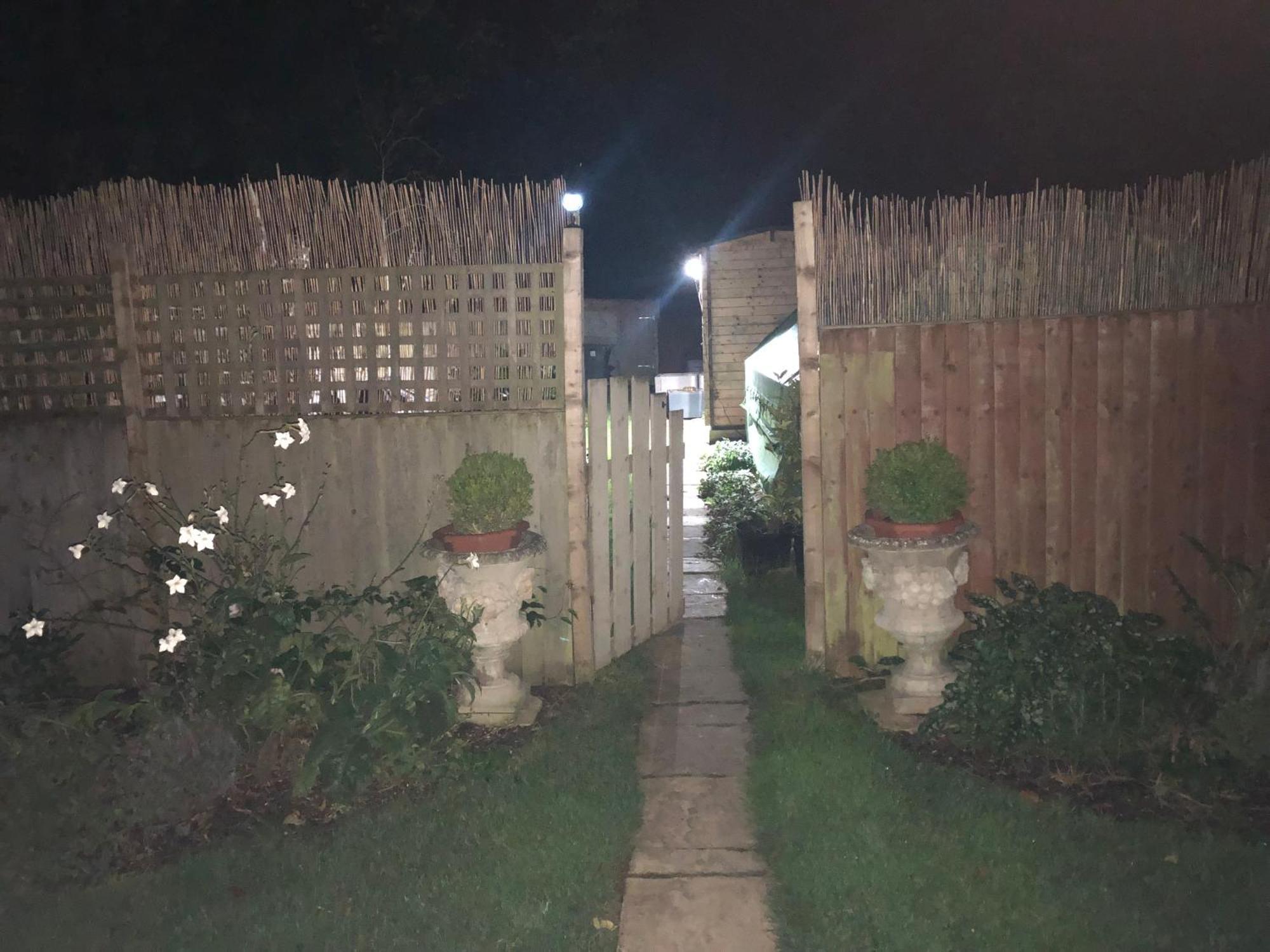 Cosy Garden Log Cabin Salisbury Extérieur photo