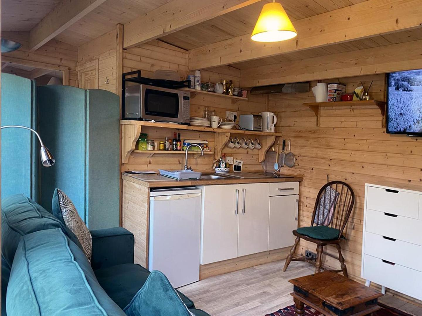 Cosy Garden Log Cabin Salisbury Extérieur photo